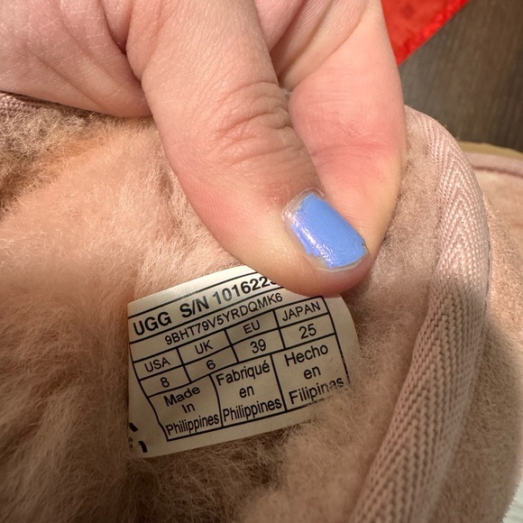 UGG Women's Classic Short II boots in seashell pink suede and sheepskin - Picture 2 of 7